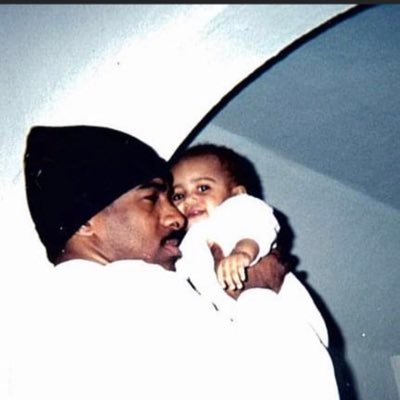 Blackroselais's profile picture. love is the origin. love is the path. love is the destination ❤️