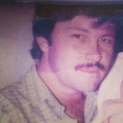 Tengo tres amores, Amo ha DIOS con todo mi corazón, amo ha mi familia que es mi quehacer y amo ha mi patria, es México, y sigo ha un patriota que es OBRADOR....