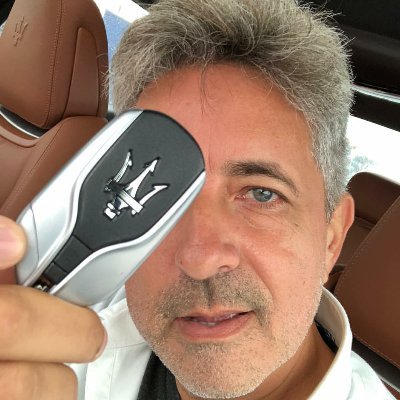 Juliana73023171's profile picture. 