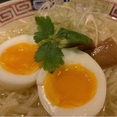 大阪メインに食べ歩き！ツイートにお店の詳細も載せているので、雑誌感覚で楽しんでいただけると、幸いです(^^)美味しいものが大好き！和食・洋食・中華にイタリアン、甘いものまで何でもござれ。(^^)Instagram、Facebookも更新中！ たまにニュースもシェアします。