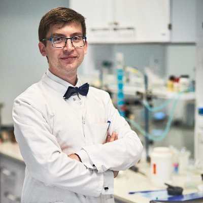 Lucky husband and father, fascinated by chemistry - especially MOFs. Fan of Tolkien books and crime novels, photography and mountain trips enthusiast.