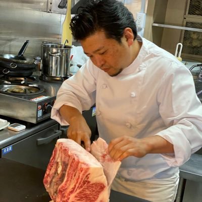 hiuchi1010's profile picture. 「焼肉 平城苑」→「焼肉 薩摩牛の蔵」グループ総料理長 7年 → 「熟成和牛焼肉 AgingBeef」総料理長 9年 → 2021年～「肉の匠ひうち」オーナーシェフ ▪️【ご予約電話番号】048-729-5592 ▪️営業時間 17:00-22:30 (土日祝ランチ有り)▪️定休日 月曜日／第2、第4火曜日