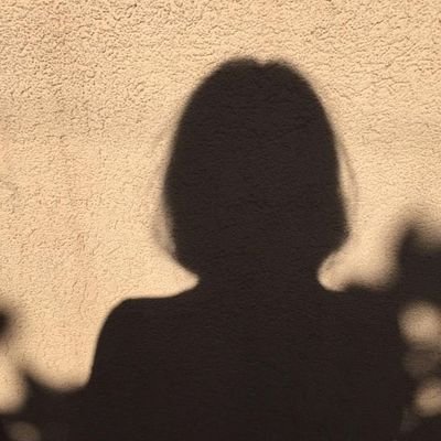 لذاتي تقديس ولنفسي علي حق، لذلك أنا هُنا لأجلي أنا، والسلام عليّ حتـــى يفنــى السلام.. 🌠🕊️