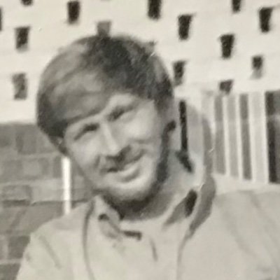 🦊🎸🐕👨🎓😂😷🍷 🇬🇧🇺🇸. Please no DMs. I will not respond, even to beautiful women, sadly. Poet, father, dog owner, Englishman. Gentleman, I hope. Pronouns Oi and you.