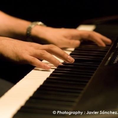 xabiermoraza's profile picture. Pianista, txistulari, compositor y arreglista. Alérgico a los desengaños. Diabético. @cpfc Fan. ❤️💙