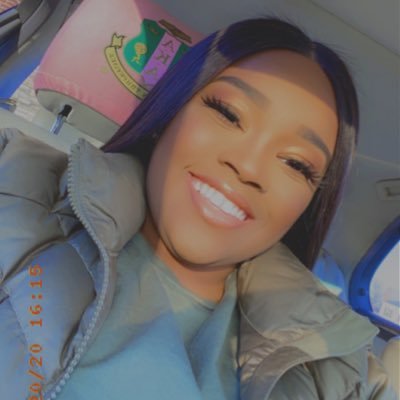 Re_Dudley's profile picture. •1908 💗💚 • Bachelors of Science 🧬