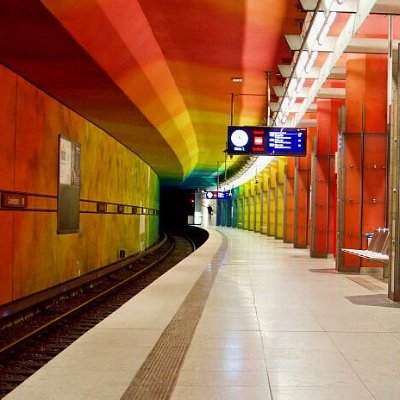 Informationen, Bahnhofsbeschreibungen, Geschichte und Bilder über das Netz der U-Bahn München. Es twittert @FloSchMUC // Mastodon: @ubahn@muenchen.social