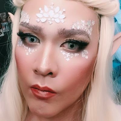 witchycielo's profile picture. Is a Big Fairy that loves reading the tarot