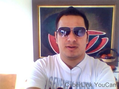 SOLO VIVO DEL AMOR DE UNA MUJER Y ES POR ELLO QUE NADIE MAS ENTRARA A MI CORAZON SOLO TU AOR TIENES LA LLAVE DE MI ALMA DE MI CORAZON Y DE MI VIDA