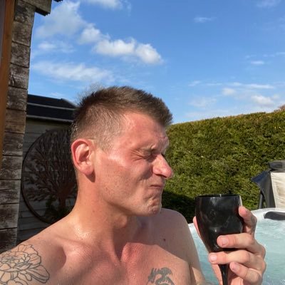 kylesaysno's profile picture. Father of three. Gay 🏳️‍🌈. I say “bollox” far too much. 🤬