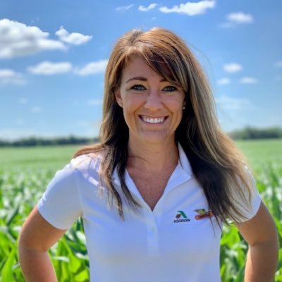 @Bayer4CropsUS Integrated Marketing Manager. @ACESIllinois Crop Sciences alum x2. Lover of basset hounds, the outdoors, & living the 618 life. Tweets=mine.