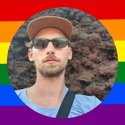 Licht ins Leben bringen 🏳️🌈
Beleuchter wird jetzt wohl Holzwurm? Schauen wir mal was so wird ✌️😋