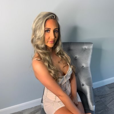 WaiteGabby's profile picture. new account