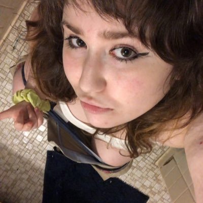 poopsword69's profile picture. ☆it/they/she☆🤑nonbinary🤑🥶fortnite and dbd player🥶