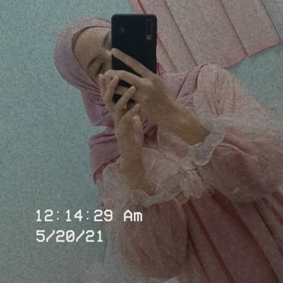 nabilachaii's profile picture. 