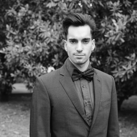 Fisio_Llonch's profile picture. ▶ ”Choose life, choose twitter, netflix, instagram i mil maneres més de perdre el temps“

- Insta:  FISIO.ROGERLLONCH