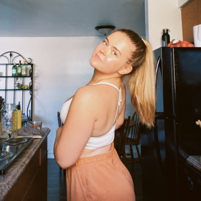 sarahlulucille's profile picture. 24 ∙ graphic designer