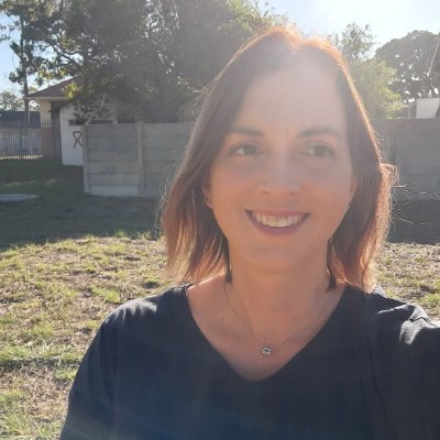 she_is_lesley's profile picture. I teach. What's your poison?