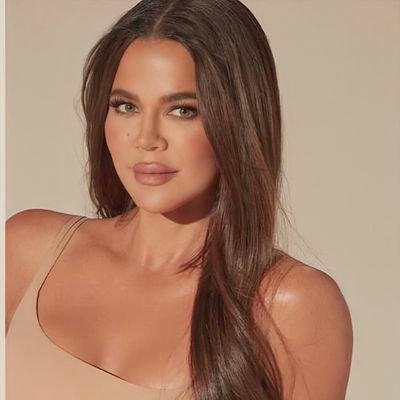 Sua melhor fonte de informações sobre a modelo e empresária Khloé Kardashian 💎