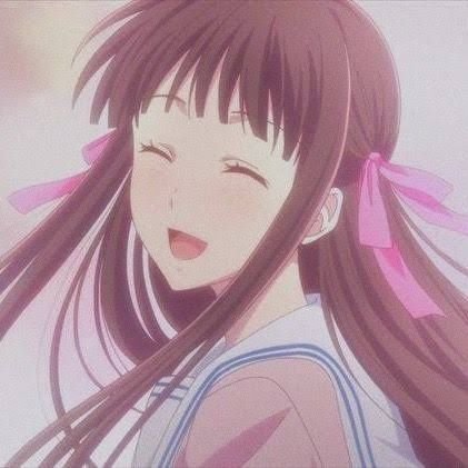 Büyük bir animesever
Fruits Basket ve  Gintama hayranı 
Spoiler yerseniz karışmam 😀