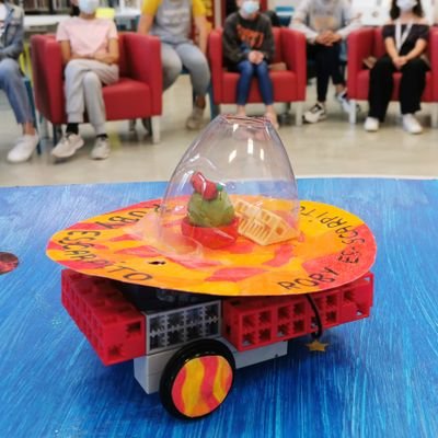 Professeur #technocollege #skillbot #Arduino #MicroBit #Bluetooth #Rfid #Impression3D #robotique #drone #voiture #autonome #RA #RV #IA #IOT #blockchain #Ilot
