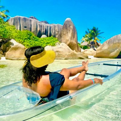 Queen Of All Trades👑- Professor🧑🏽🏫,Athletic Trainer🩺, DIY-er🔨, Soror ΔΣΘ🐘 Jet Setter 🛫 Global Citizen 🌍 Moon Child 🌙
