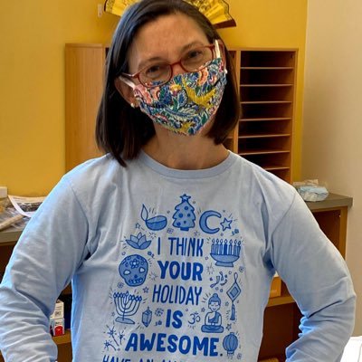 ELL_lit_chick's profile picture. ELL teacher, book lover, nerdy, love to find out how things work and why we do them; snarky and sarcastic humor