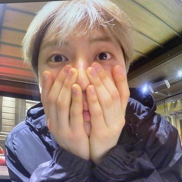 __momg's profile picture. 황민현은 아가여우🦊 김종현은 애기갱얼쥐🐶/늉조아해요