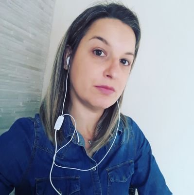 alessa_marques's profile picture. Analista de Comunicação e Marketing 
Adoro conhecer histórias e pessoas, interagir e criar conteúdo. Compartilhar ideias e experiências faz parte do jogo.