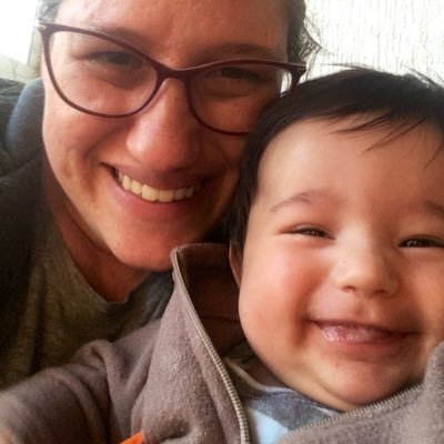 julia_amancio's profile picture. cientista política por formação, professora e extensionista por paixão.