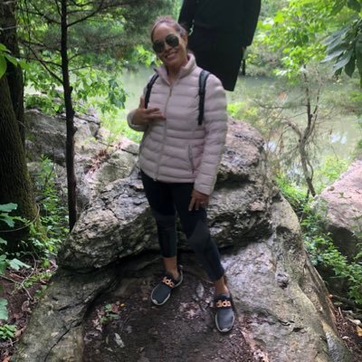 lauraur71227228's profile picture. 