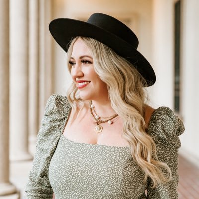 jaukermanbeauty's profile picture. Hair Stylist. Makeup Artist. Lover of Beauty.