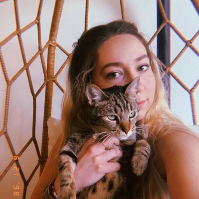 Frances_m_s's profile picture. giving out unsolicited advice and opinions since the ‘90s 💫