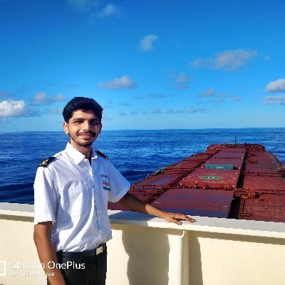 Indian 🇮🇳
Marine Engineering Officer 👮‍♂️
Merchant Navy🚢⛵