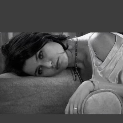 kiriptoqueen's profile picture. mimar/trader/taçsız queen