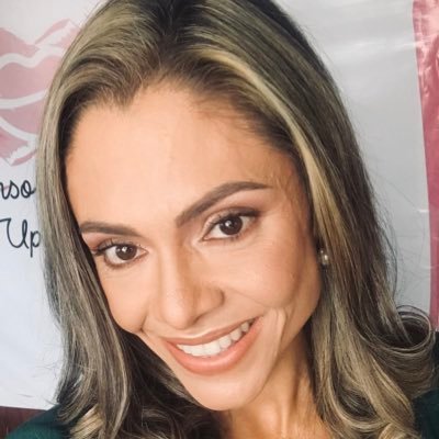 Periodista y amante del marketing, emprendedora, entusiasta y apasionada por la familia, el trabajo y el deporte.