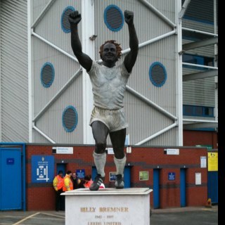 toppos's profile picture. Loves leeds