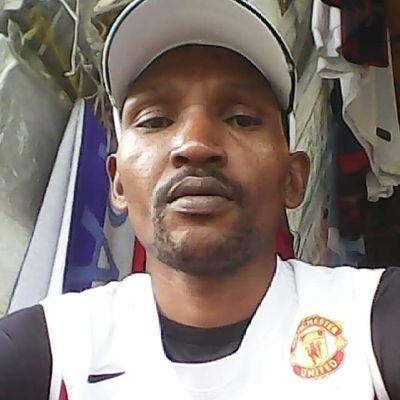 *Manchester Utd fan
*Electrical Engineer