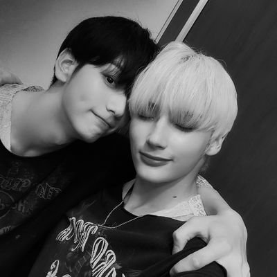 0X1_L0VESXNG's profile picture. 'Porque la próxima generación del K-pop está en manos capaces'