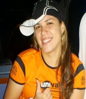 sou prof. de Educação Física tenho 23 anos, jogo bola a 14 anos, amo esportes, curto música sertaneja e rip rop...!!e amo meu DEUS