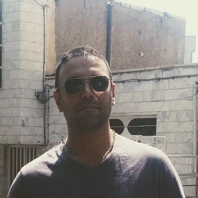 FarhadShokrpour's profile picture. جهان پیر است و بی بنیاد
از این فرهادکش فریاد