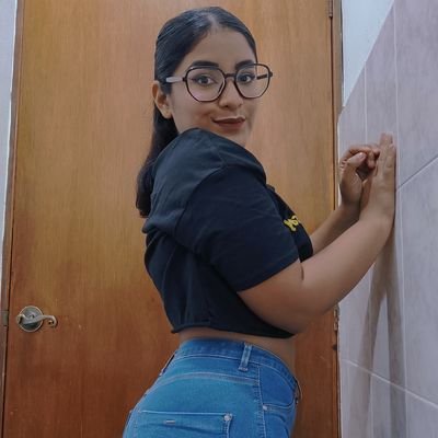 ZaraCT1's profile picture. Altanera, preciosa y orgullosa
La decadencia no esta hecha para mí