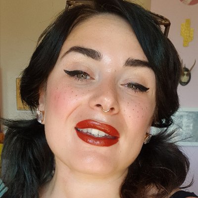 It’s Na-ee-ma! Or Nimmy... 🇩🇿🇮🇪
Turbojugend Dublin & Kingston ⚓️
She/her - 💗💛💙
I'm shite at Twitter!