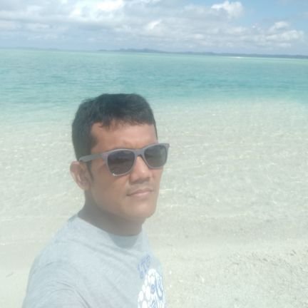 Riz4l_emboss's profile picture. Jalan jalan