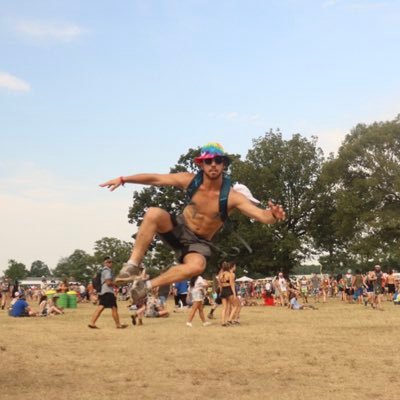 jake pearcy on Twitter: "I met that “express yourself! love yourself!” vine  guy at bonnaroo and I asked if I could get a pic with him, he said only if  we kiss