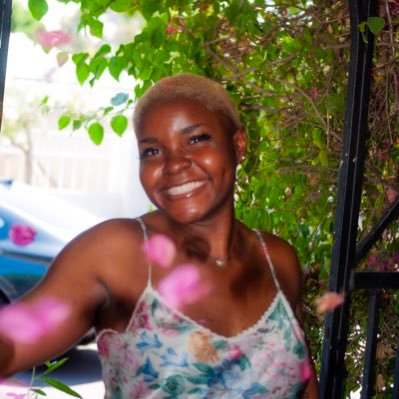 using God’s gifts to inspire purpose & connect w/ the 1 of 99. | thrifting | art | service |✨growing not grown. |🌱your wellth is your currency: @wellthylivingp