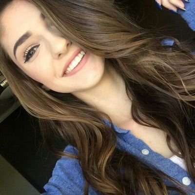 ‏‏‏‏محد يحبك من قلبه إلا إللي يخاف يوجعك ، وإللي يحسب لك ألف حساب قبل م يسوي شيء يخليك تحزن. ‏‏ ♡'.