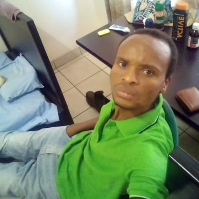 Mmm I'm a stepping razor just mind your own business coz I don't give a damn,, I bow to no man.. 4eva Black & White, Orlando Pirates & Juventus
