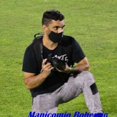 Fotógrafo Oficial del Club Atlético Atlanta.
Papa de Kiara y de Chloe.
Buen tipo.
Y bohemio... Obviamente