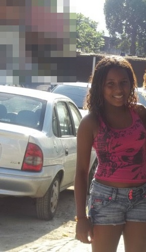 Me chamo Amanda Paula Paiva da silva tenho 11 anos moro no Rio de janeiro , e quero conhecer novos amigos pelo twitter :/ fato #.#